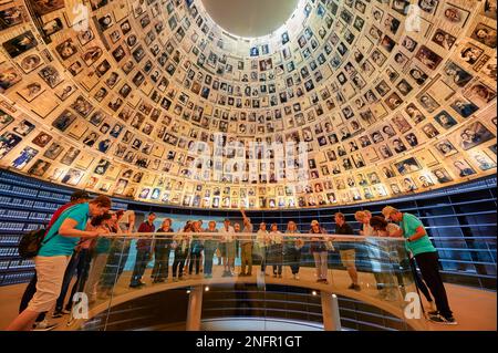 Jérusalem Israël. Yad Vashem. Mémorial aux victimes de l'holocauste. La salle des noms Banque D'Images