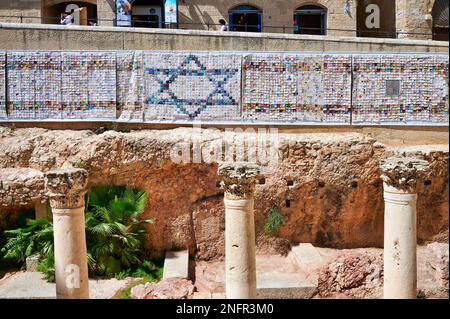 Jérusalem Israël. Colonnes romaines en quartier juif Banque D'Images