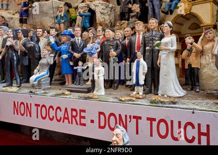 2/1/2019 : Naples Campanie Italie. Figurines statues de la Crèche de Noël dans les ateliers artisanaux de Via San Gregorio Armeno Banque D'Images