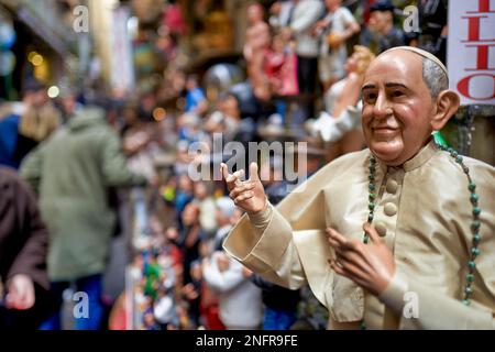 2/1/2019 : Naples Campanie Italie. Figurines statues de la Crèche de Noël dans les ateliers artisanaux de Via San Gregorio Armeno Banque D'Images