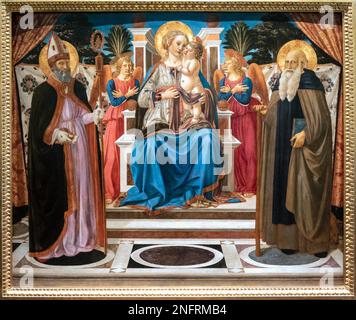 FLORENCE, TOSCANE/ITALIE - OCTOBRE 19 : Madonna et l'enfant s'enhurent avec les anges St Nicholas et St Anthony l'Abbé peint dans la galerie Uffizi à Banque D'Images