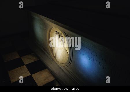 Tombe de Sigismund I l'ancien dans la cathédrale de Wawel Château royal dans la ville de Cracovie, la petite Pologne Voivodeship de Pologne Banque D'Images