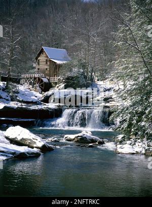 Matin d'hiver ensoleillé au moulin à touristes de Glade Creek Banque D'Images