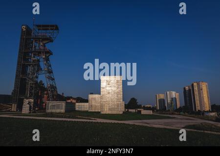 Cadre supérieur d'un puits dans le nouveau musée de Silésie, dans la zone de l'ancienne mine de charbon dur à Katowice, dans la région de Silésie en Pologne Banque D'Images