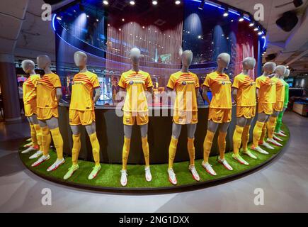 Mannequins dans le magasin officiel du FC Barcelone à l'arène Camp Nou Banque D'Images