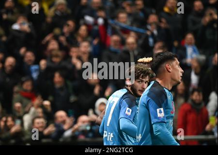 Khvicha Kvaratskhelia de SSC Napoli célébrant après un but lors de la série italienne Un match de football entre US Sassuolo et SSC Napoli le 17 février 2023 au stade Giuseppe Meazza San Siro Siro Siro à Milan, en Italie. Photo Tiziano Ballabio crédit: Tiziano Ballabio/Alamy Live News Banque D'Images