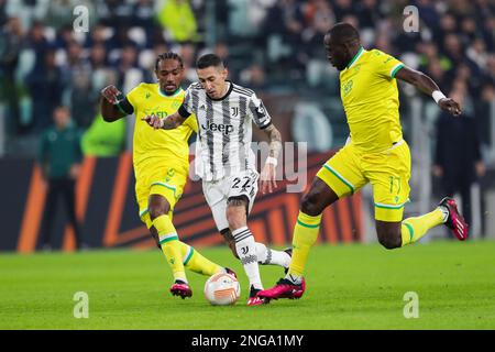 Turin, Italie. 16th févr. 2023. Samuel Moutoussamy du FC Nantes (L) Angel Di Maria du FC Juventus (C) et Moussa Sissoko du FC Nantes (R) en action lors du match de football UEFA Europa League 2022/2023 entre le FC Juventus et le FC Nantes au stade Allianz. Score final; Juventus 1:1 Nantes. (Photo de Grzegorz Wajda/SOPA Images/Sipa USA) crédit: SIPA USA/Alay Live News Banque D'Images