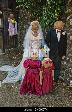 Des fracas trouvés sur la piste des fracas lors du festival annuel Kettlewell Scarecrow qui s'est tenu en août dans les Yorkshire Dales, dans le North Yorkshire Banque D'Images