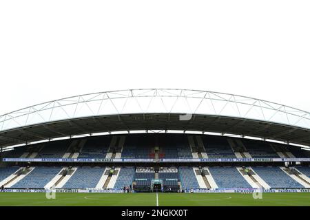 Vue générale de l'intérieur du stade avant le match du championnat Sky Bet au stade John Smith, Huddersfield. Date de la photo: Samedi 18 février 2023. Banque D'Images