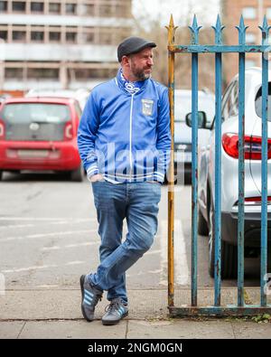 Les fans de la ville d'Ipswich arrivent avant le début du match de la Sky Bet League One à Portman Road, Ipswich. Date de la photo: Samedi 18 février 2023. Banque D'Images