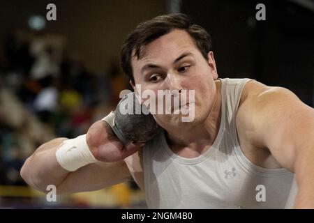 APELDOORN - Putter Sven Poelmann pendant la première journée des championnats néerlandais d'athlétisme en salle. ANP OLAF KRAAK pays-bas - belgique sortie Banque D'Images