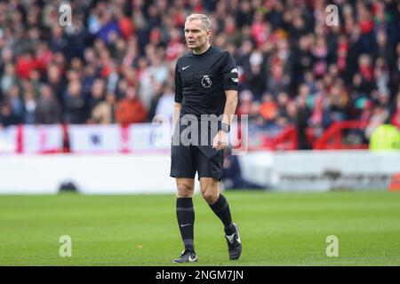 Nottingham, Royaume-Uni. 18th févr. 2023. Arbitre Graham Scott lors du match de Premier League Nottingham Forest vs Manchester City at City Ground, Nottingham, Royaume-Uni, 18th février 2023 (photo de Gareth Evans/News Images) à Nottingham, Royaume-Uni le 2/18/2023. (Photo de Gareth Evans/News Images/Sipa USA) Credit: SIPA USA/Alay Live News Banque D'Images