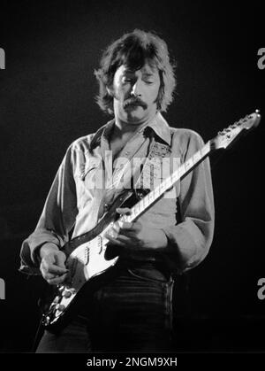 Eric Clapton, Rotterdam, Pays-Bas - 1976, (Photo Gijsbert Hanekroot) *** légende locale *** Eric Clapton Banque D'Images