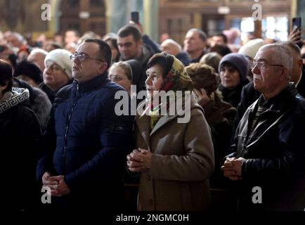 Non exclusif: IVANO-FRANKIVSK, UKRAINE - 15 FÉVRIER 2023 - participants au Rite d'ordination épiscopale de l'évêque auxiliaire Mykola Semenyshyn o Banque D'Images