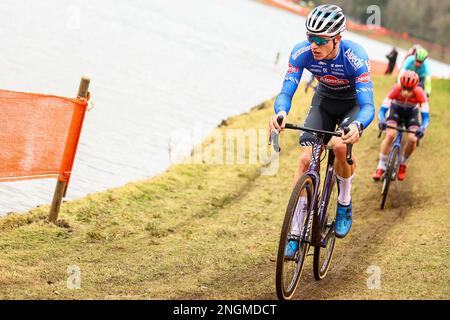 Niels belges Vandeputte photographiés en action lors de la course masculine du Waaslandcross, huitième et dernière course de la Croix exacte, samedi 18 février 2023 à Sint-Niklaas. BELGA PHOTO DAVID PINTENS Banque D'Images