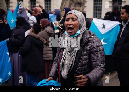 Londres, Royaume-Uni, 18 février 2023. Une manifestation devant Downing Street, Londres, concernant la violation par le Somaliland des droits de l'homme du peuple de SSC. Depuis le gouvernement autoproclamé du Somaliland qui a fermement occupé la SSC en 2007, de graves violations des droits de l'homme ont été commises dans de nombreuses villes et villages de ces régions. Cela a entraîné le meurtre brutal de plus de 160 civils innocents par les forces armées du Somaliland. (Tennessee Jones - Alamy Live News) Banque D'Images