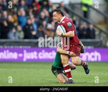 Northampton, Royaume-Uni. 18th févr. 2023. Coenie Ooshuizen de sale Sharks est abordé lors du match de Premiership Gallagher Northampton Saints vs sale Sharks à Franklin's Gardens, Northampton, Royaume-Uni, 18th février 2023 (photo de Nick Browning/News Images) à Northampton, Royaume-Uni, le 2/18/2023. (Photo de Nick Browning/News Images/Sipa USA) crédit: SIPA USA/Alay Live News Banque D'Images