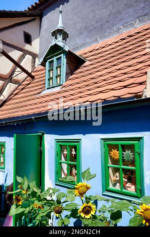 Prague République tchèque. Maisons à Ruelle d'or au château Banque D'Images