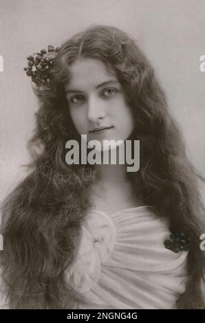 Maude Fealy - photo de Burr McIntosh (N y) 1902 - restaurée à partir de la carte postale originale du Rotary 1861 T par le photographe Montana Banque D'Images