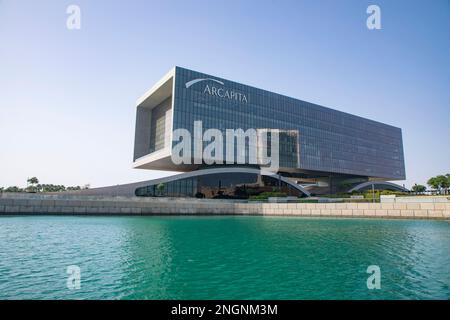 Vue de l'architecture moderne du siège de la société d'investissement Aracapita à Manama Bahreïn. Banque D'Images