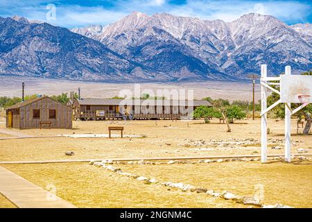 Manzanar War Relocation Center était l'un des camps de concentration construits pour abriter des Japonais-Américains en WW2. Sierra Nevada en arrière-plan Banque D'Images