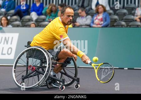 ROTTERDAM, PAYS-BAS - FÉVRIER 18 : Tom Egberink des pays-Bas en action pendant son match semi final contre Martin de la Puente d'Espagne pendant le jour 6 de l'ABN 50th Open à Rotterdam Ahoy on 18 février 2023 à Rotterdam, pays-Bas (photo par Joris Verwijst/BSR Agency) Banque D'Images