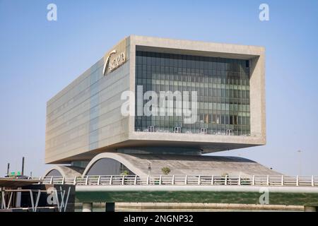 Vue de l'architecture moderne du siège de la société d'investissement Aracapita à Manama Bahreïn. Banque D'Images