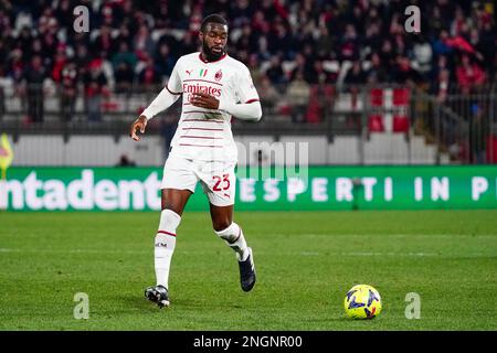 Monza, Italie. 18th févr. 2023. Fikayo Tomori (AC Milan) pendant le championnat italien série Un match de football entre AC Monza et AC Milan sur 18 février 2023 au stade U-Power à Monza, en Italie. Crédit : Luca Rossini/Alay Live News Banque D'Images