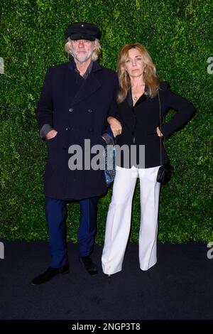 Londres, Royaume-Uni. 18 février 2023. Sir Bob Geldof et Jeanne Marine assistent à la soirée Charles Finch X Chanel avant le dîner BAFTA, à Mayfair, Londres. Date de la photo: Samedi 18 février 2023. Le crédit photo devrait se lire: Matt Crossick/Empics/Alamy Live News Banque D'Images