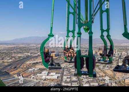 Vue imprenable sur les touristes sur le carrousel de la tour stratosphère au-dessus de Las Vegas. Sky Pod - stratosphère. Las Vegas. ÉTATS-UNIS. Banque D'Images