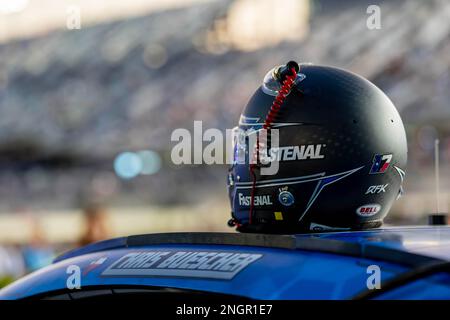 Daytona Beach, Floride, États-Unis. 16th févr. 2023. CHRIS BUESCHER se prépare à la course pour le Bluegreen Vacations Duel au Daytona International Speedway à Daytona Beach FL. (Credit image: © Walter G. Arce Sr./ZUMA Press Wire) USAGE ÉDITORIAL SEULEMENT! Non destiné À un usage commercial ! Banque D'Images