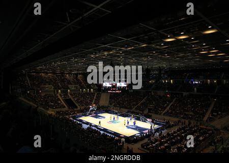 Turin, Italie. 18th févr. 2023. Le champ de la finale huit à PalaAlpitur de Turin pendant la finale huit - demi-finales - Prosciutto Carpegna Pesaro vs Germani Brescia, Italian Basketball Cup hommes à Turin, Italie, 18 février 2023 crédit: Agence de photo indépendante / Alamy Live News Banque D'Images