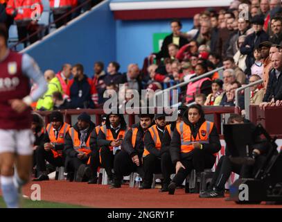 Birmingham, Royaume-Uni. 18th févr. 2023. Stewards at the Aston Villa v Arsenal EPL match, at Villa Park, Birmingham, UK on 18 février 2023. Crédit : Paul Marriott/Alay Live News Banque D'Images