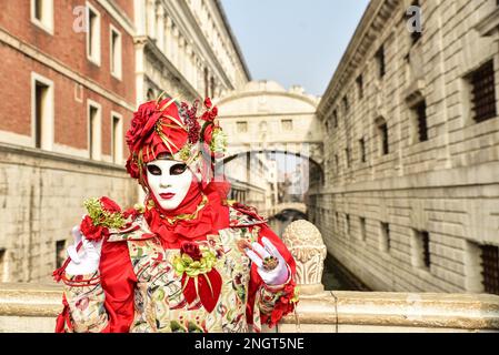 Venise, Italie. 18th févr. 2023. Carnaval de Venise (place Saint-Marc) pendant les masques du Carnaval de Venise 2023, nouvelles à Venise, Italie, 18 février 2023 crédit: Agence de photo indépendante/Alamy Live News Banque D'Images