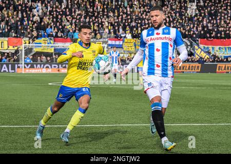 LEEUWARDEN - (lr) Daniel van Kaam de SC Cambuur, Jeffrey Bruma de SC Heerenveen pendant le match de première ligue néerlandais entre SC Cambuur et sc Heerenveen au stade Cambuur de 19 février 2023 à Leeuwarden, pays-Bas. ANP GERRIT VAN KOLOLEN Banque D'Images