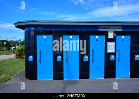 Sefton Council toilettes publiques sur la promenade de Southport, Merseyside, Angleterre. Banque D'Images