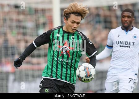 Ayase Ueda de cercle photographié en action lors d'un match de football entre cercle Brugge et Club Brugge, dimanche 19 février 2023 à Brugge, le 26 e jour de la première division du championnat belge 'Jupiler Pro League' 2022-2023. BELGA PHOTO BRUNO FAHY Banque D'Images