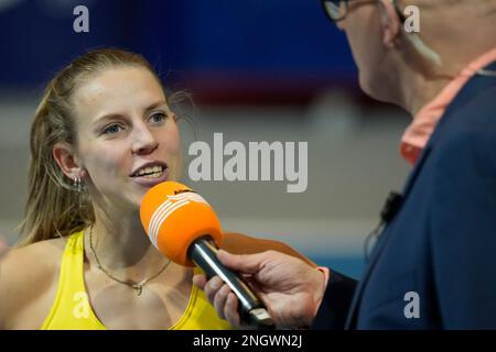 APELDOORN, PAYS-BAS - FÉVRIER 19 : première place pour Marijke Esselink lors des championnats hollandais d'athlétisme en salle 2023 à Omnisport sur 19 février 2023 à Apeldoorn, pays-Bas (photo de Patrick Goosen/Orange Pictures) Banque D'Images