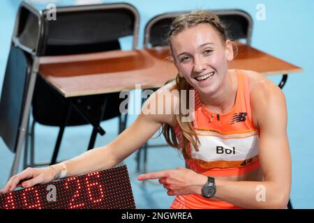 APELDOORN, PAYS-BAS - FÉVRIER 19 : Femke bol célébrant son record du monde lors des championnats hollandais d'athlétisme en salle 2023 à Omnisport sur 19 février 2023 à Apeldoorn, pays-Bas (photo de Patrick Goosen/Orange Pictures) Banque D'Images