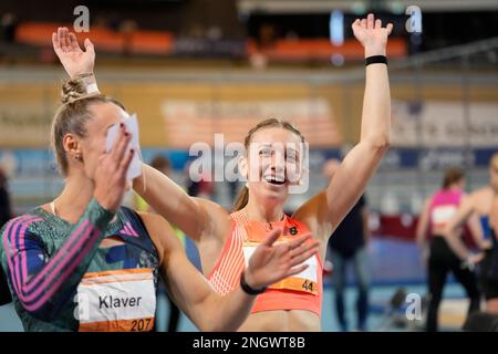 APELDOORN, PAYS-BAS - FÉVRIER 19 : Femke bol célébrant son record du monde lors des championnats hollandais d'athlétisme en salle 2023 à Omnisport sur 19 février 2023 à Apeldoorn, pays-Bas (photo de Patrick Goosen/Orange Pictures) Banque D'Images