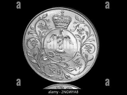 1977 la couronne du Jubilé d'argent est émise pour commémorer le 25th anniversaire de l'accession de la Reine au trône en 1952. Banque D'Images