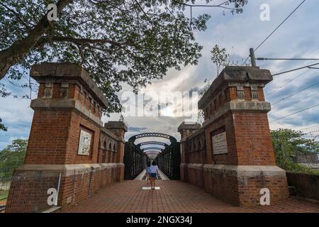 Kuala Kangsar, Malaisie - 17 février 2023 - Pont Victoria, un moment parfait capturé pendant que le soleil se couche sur une autre belle journée Banque D'Images
