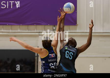 Leeds, Royaume-Uni. 19th févr. 2023. Leeds Beckett University Sports Arena, Leeds, West Yorkshire, 19th février 2023. Netball Super League Round 3 Fixture Leeds Rhinos Netball vs Surrey Storm. Proscovia Peace of Surrey Storm Credit: Touchlinepics/Alay Live News Banque D'Images