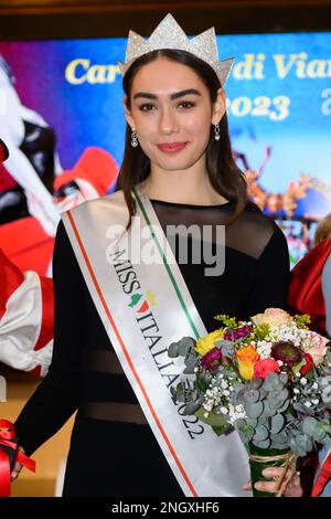 Viareggio, Italie - 19 février 2023: Miss Italie 2022 Lavinia Abate au Carnaval de Viareggio 2023 Banque D'Images