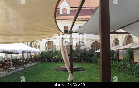 BRNO, RÉPUBLIQUE TCHÈQUE - VERS SEPTEMBRE 2022 : cloître de l'église Saint-Joseph Banque D'Images