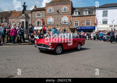 Rallye de véhicules Wallingford 2018, défilé autour de la place du marché Banque D'Images