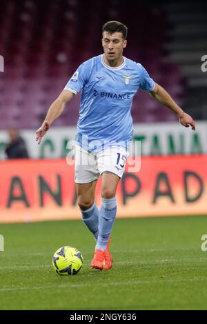 Le défenseur italien du Latium Nicolo Casale contrôle le ballon pendant le match de football de la série A entre Salerntana et Latium au stade Arechi à Salerne, dans le sud de l'Italie, sur 19 février 2023. Banque D'Images