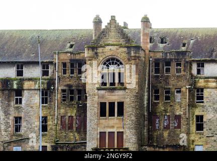 Hôpital de Hartwood, asile psychiatrique abandonné. Regardez de plus près la façade et les caractéristiques architecturales du derelict de style baronial, Shotts, Écosse Banque D'Images