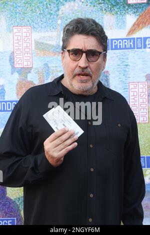 Pasadena, env. 19th févr. 2023. Alfred Molina à la nuit d'ouverture de Pasadena PlayhouseÕs Sondheim production de la fête du dimanche dans le Parc avec George on 19 février 2023 à Pasadena, Californie. Crédit : Faye Sadou/Media Punch/Alay Live News Banque D'Images