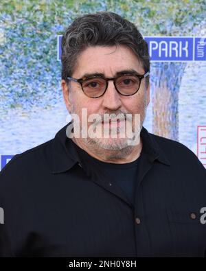 19 février 2023, Pasadena, Calidfornia, États-Unis: Alfred Molina assiste à la nuit d'ouverture pour 'Sunday in the Park with George' (Credit image: © Billy Bennight/ZUMA Press Wire) USAGE ÉDITORIAL SEULEMENT! Non destiné À un usage commercial ! Banque D'Images